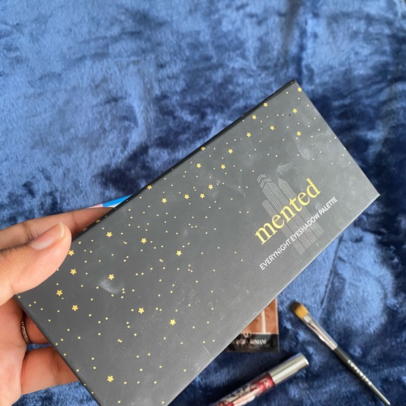 Makeup Bundle (tan/deep/dark skin) - Picture 4 of 8